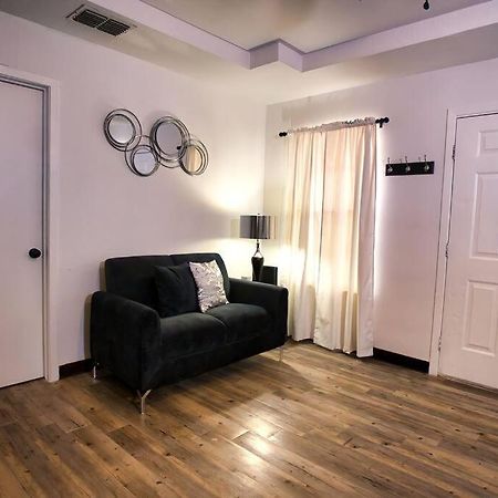 Chic & Cozy 2 Bedroom - 1 Bathroom - Rated Best Игъл Пас Екстериор снимка